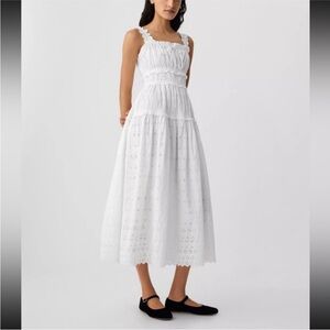 Elegant White Sleeveless Dress